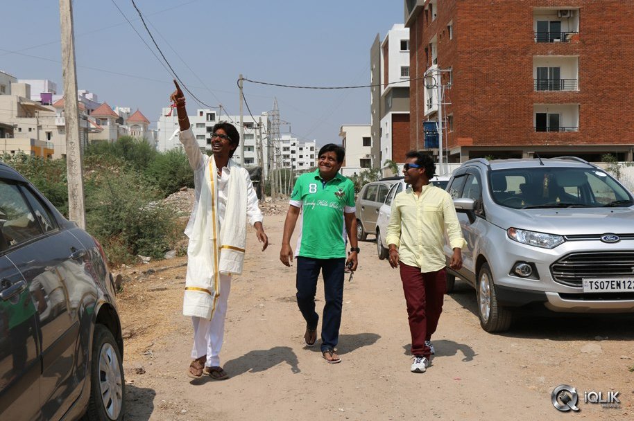 Celebrities-at-Dhanraj-House-Warming-Function